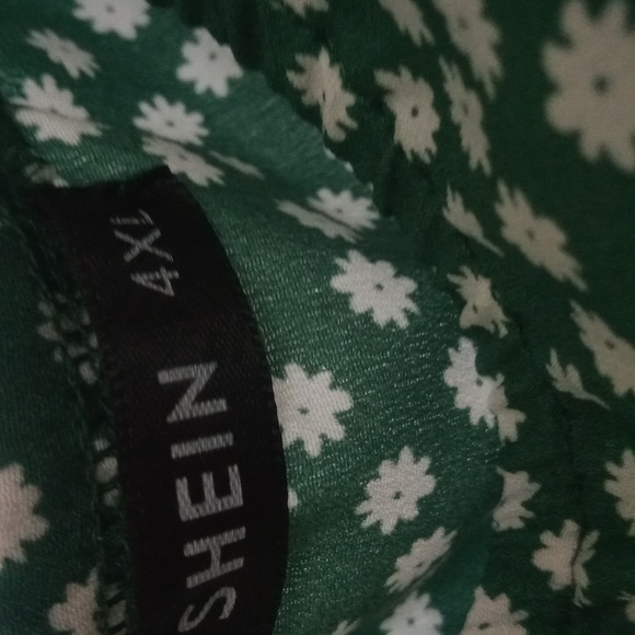 Green romper - Picture 2 of 2